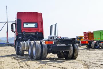 东风天龙KL&nbsp;冷藏车外观图片