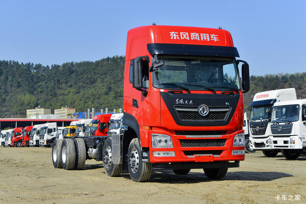东风商用车 天龙KL 465马力 8X4 柴油 AMT自动档 9.6米冷藏车