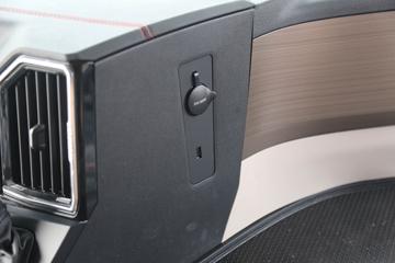 �й����� �ǵ¿�SITRAK G7S�ؿ� ������ 480���� 6X4 LNGǣ����ͼƬ