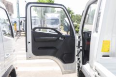 福田 时代领航S1 2.0L 144马力 汽油 3.94米排半栏板小卡(国六)