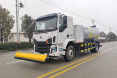 东风柳汽 新乘龙M3 200马力 4X2 纯电动清洗车(徐工牌)(DXA5181GQXLBEV)210kWh