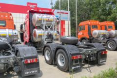 中国重汽 HOWO TH7重卡 530马力 6X4 LNG自动档牵引车(双气瓶)(ZZ4257V384HF1LB)