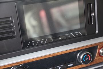 �й����� HOWO TH7�ؿ� 530���� 6X4 LNG�Զ���ǣ����(˫��ƿ)(ZZ4257V384HF1LB)ͼƬ