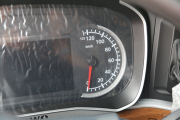 �й����� HOWO TH7�ؿ� 530���� 6X4 LNG�Զ���ǣ����(˫��ƿ)(ZZ4257V384HF1LB)ͼƬ