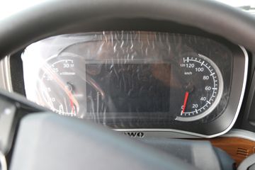 �й����� HOWO TH7�ؿ� 530���� 6X4 LNG�Զ���ǣ����(˫��ƿ)(ZZ4257V384HF1LB)ͼƬ