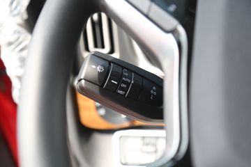 �й����� HOWO TH7�ؿ� 530���� 6X4 LNG�Զ���ǣ����(˫��ƿ)(ZZ4257V384HF1LB)ͼƬ