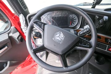 �й����� HOWO TH7�ؿ� 530���� 6X4 LNG�Զ���ǣ����(˫��ƿ)(ZZ4257V384HF1LB)ͼƬ