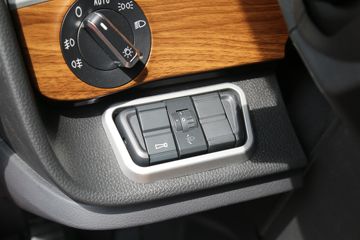 �й����� HOWO TH7�ؿ� 530���� 6X4 LNG�Զ���ǣ����(˫��ƿ)(ZZ4257V384HF1LB)ͼƬ