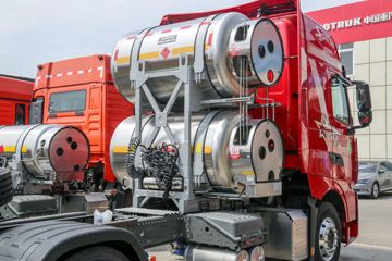 �й����� HOWO TH7�ؿ� 530���� 6X4 LNG�Զ���ǣ����(˫��ƿ)(ZZ4257V384HF1LB)ͼƬ