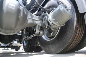 �й����� HOWO TH7�ؿ� 530���� 6X4 LNG�Զ���ǣ����(˫��ƿ)(ZZ4257V384HF1LB)ͼƬ