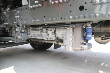 �й����� HOWO TH7�ؿ� 530���� 6X4 LNG�Զ���ǣ����(˫��ƿ)(ZZ4257V384HF1LB)ͼƬ