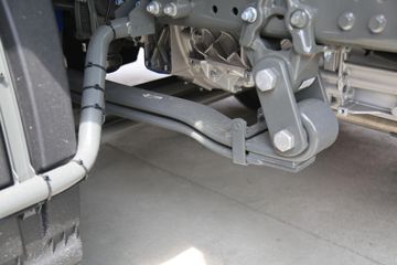 �й����� HOWO TH7�ؿ� 530���� 6X4 LNG�Զ���ǣ����(˫��ƿ)(ZZ4257V384HF1LB)ͼƬ