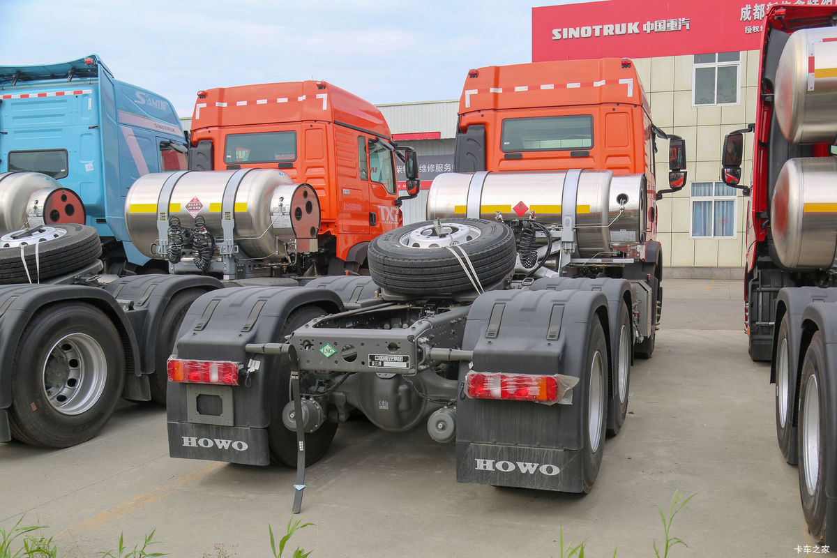 �й����� HOWO TX7�ؿ� 480���� 6X4 LNGǣ�������                                                