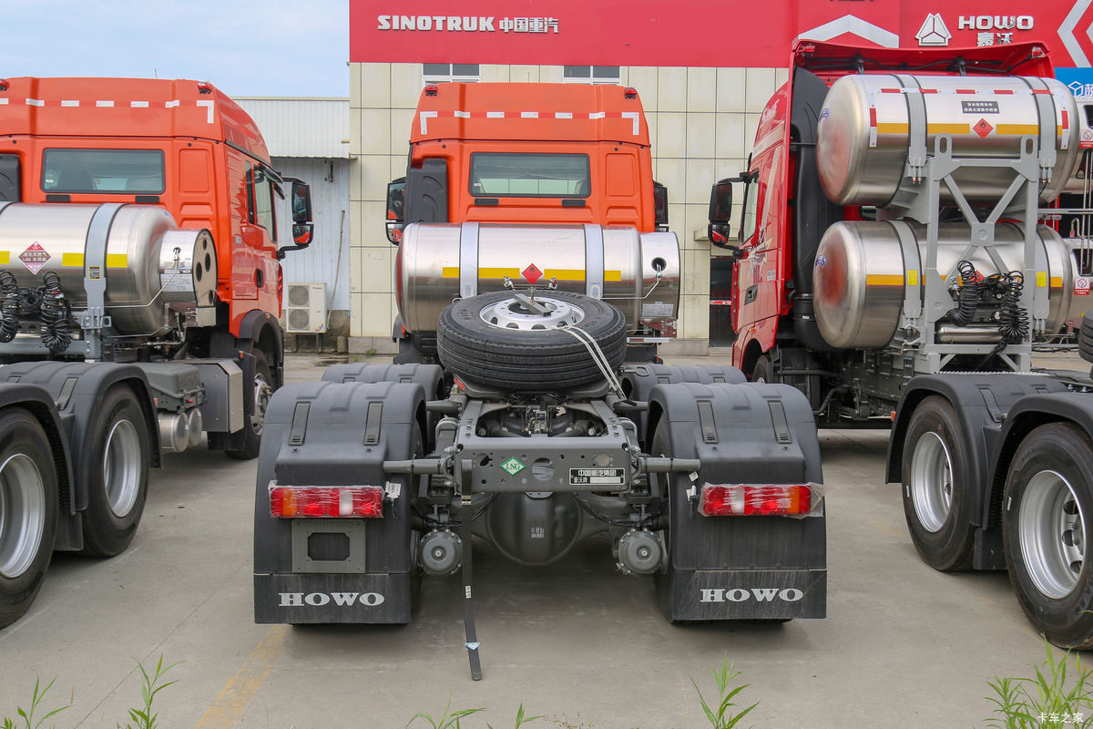 �й����� HOWO TX7�ؿ� 480���� 6X4 LNGǣ�������                                                