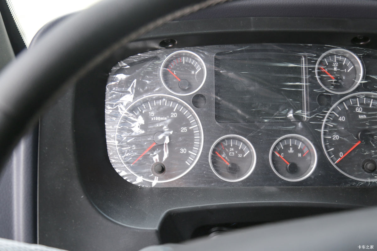 �й����� HOWO TX7�ؿ� 480���� 6X4 LNGǣ������ʻ��                                               