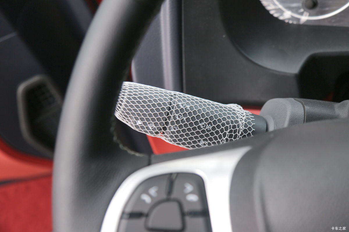 �й����� HOWO TX7�ؿ� 480���� 6X4 LNGǣ������ʻ��                                               