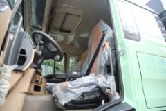 重汽豪沃 HOWO TX重卡 8X4 5.6米纯电动自卸车(ZZ3317V326GZ1BEV61)612kWh