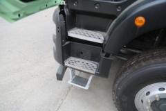 重汽豪沃 HOWO TX重卡 8X4 5.6米纯电动自卸车(ZZ3317V326GZ1BEV61)612kWh