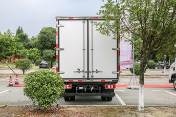 �������ó� ����S300 4.5T 4.05�׵��Ŵ��綯��س�(SX5045XLCBEV341N)100.46kWhͼƬ