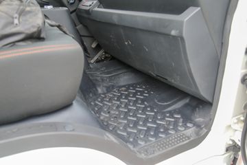 �������ó� ����S300 4.5T 4.05�׵��Ŵ��綯��س�100.46kWhͼƬ