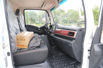 �������ó� ����S300 4.5T 4.05�׵��Ŵ��綯��س�100.46kWhͼƬ