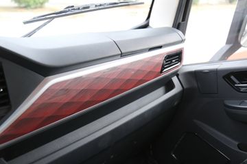 �������ó� ����S300 4.5T 4.05�׵��Ŵ��綯��س�100.46kWhͼƬ