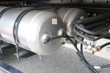 �������ó� ����S300 4.5T 4.05�׵��Ŵ��綯��س�(SX5045XLCBEV341N)100.46kWhͼƬ