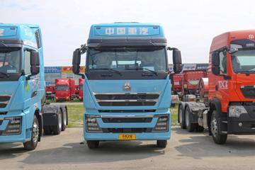中国重汽 HOWO TH7重卡 590马力 6X4 LNG自动档牵引车(液缓)(ZZ4257V384HF1LB)