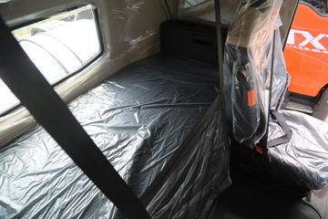 �й����� HOWO TH7�ؿ� 530���� 6X4 LNG�Զ���ǣ����(��ʿ��16��)(ZZ4257V384HF1LB)ͼƬ