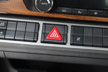 �й����� HOWO TH7�ؿ� 530���� 6X4 LNG�Զ���ǣ����(��ʿ��16��)(ZZ4257V384HF1LB)ͼƬ