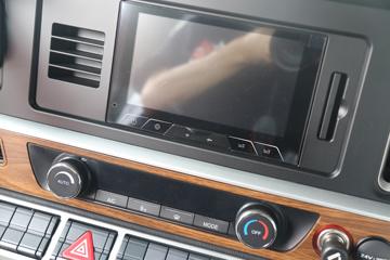 �й����� HOWO TH7�ؿ� 530���� 6X4 LNG�Զ���ǣ����(��ʿ��16��)(ZZ4257V384HF1LB)ͼƬ