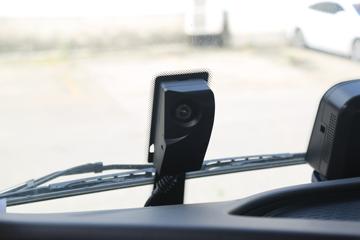 �й����� HOWO TH7�ؿ� 530���� 6X4 LNG�Զ���ǣ����(��ʿ��16��)(ZZ4257V384HF1LB)ͼƬ