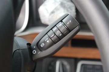 �й����� HOWO TH7�ؿ� 530���� 6X4 LNG�Զ���ǣ����(��ʿ��16��)(ZZ4257V384HF1LB)ͼƬ