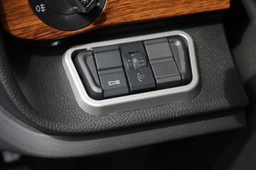 �й����� HOWO TH7�ؿ� 530���� 6X4 LNG�Զ���ǣ����(��ʿ��16��)(ZZ4257V384HF1LB)ͼƬ