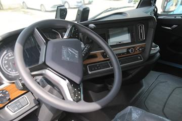 �й����� HOWO TH7�ؿ� 530���� 6X4 LNG�Զ���ǣ����(��ʿ��16��)(ZZ4257V384HF1LB)ͼƬ