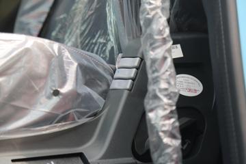 �й����� HOWO TH7�ؿ� 530���� 6X4 LNG�Զ���ǣ����(��ʿ��16��)(ZZ4257V384HF1LB)ͼƬ