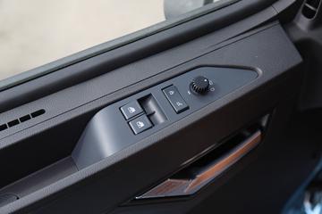 �й����� HOWO TH7�ؿ� 530���� 6X4 LNG�Զ���ǣ����(��ʿ��16��)(ZZ4257V384HF1LB)ͼƬ