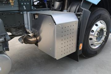 �й����� HOWO TH7�ؿ� 530���� 6X4 LNG�Զ���ǣ����(��ʿ��16��)(ZZ4257V384HF1LB)ͼƬ