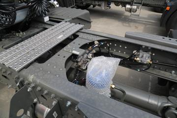 �й����� HOWO TH7�ؿ� 530���� 6X4 LNG�Զ���ǣ����(��ʿ��16��)(ZZ4257V384HF1LB)ͼƬ