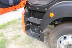 中国重汽 HOWO TX 290马力 4X2 6.8米仓栅式载货车