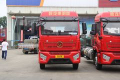 陕汽康明斯 龙骥 280马力 4X2 9.8米LNG厢式载货车(SX5189XXYLB721TLQ1)
