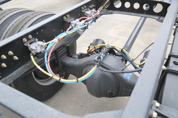 ��������˹ ���� 280���� 4X2 9.8��LNG��ʽ�ػ���(SX5189XXYLB721TLQ1)ͼƬ