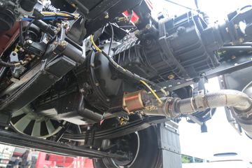 ��������˹ ���� 280���� 4X2 9.8��LNG��ʽ�ػ���(SX5189XXYLB721TLQ1)ͼƬ