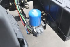 陕汽康明斯 龙骥 280马力 4X2 9.8米LNG厢式载货车(SX5189XXYLB721TLQ1)