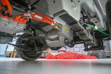���� ����E5 ��ҵ�� 2.5T 2�� 4.48�״��綯��ջ���36.8kWhͼƬ