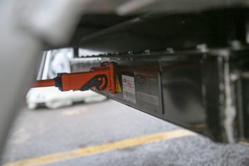 ���� С��X3 2.5T 3.05�׵��Ŵ��綯����΢��32kWhͼƬ