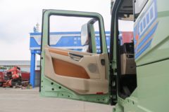 陕汽重卡 德龙X5000E 31T 8X4 5.6米纯电动自卸车422.87kWh