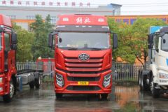 一汽解放 J6V重卡 精英版 600马力 6X4 LNG自动档牵引车(法士特16档)(液缓)(CA4250P66M25T1AE6)