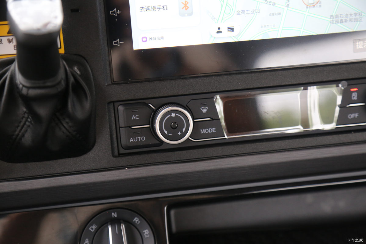 һ����� J6V�ؿ� ��Ӣ�� 600���� 6X4 LNG�Զ���ǣ����(��ʿ��16��)(Һ��)(CA4250P66M25T1AE6)��ʻ��                                               