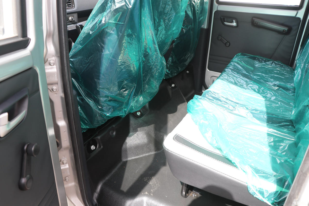 ���� ����V3 1.6L 122���� 3.02��˫������΢��(BJ1030V4AV8-43)��ʻ��                                               